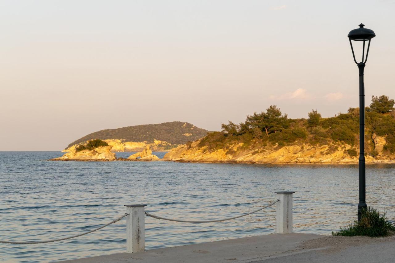 Villa Just On The Sea 1 Nea Iraklitsa Exterior foto